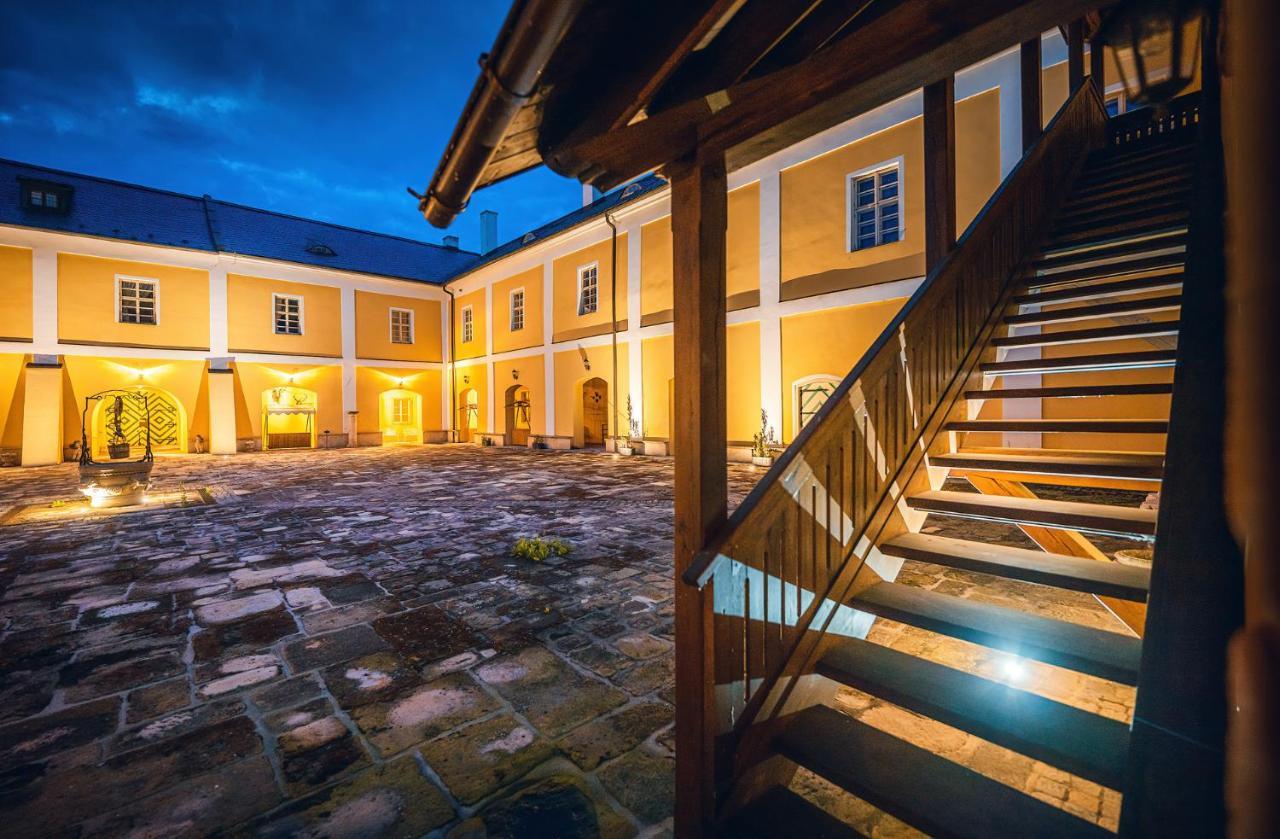 Готель Chateau Rychvald Екстер'єр фото