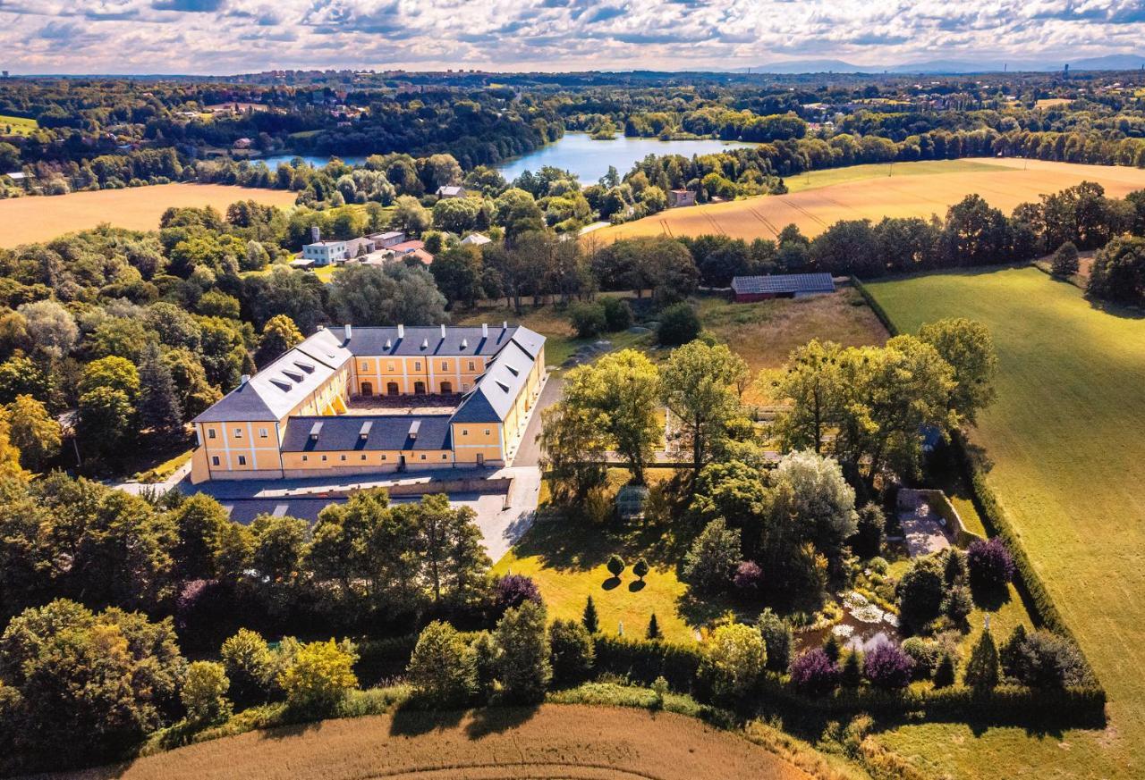 Готель Chateau Rychvald Екстер'єр фото